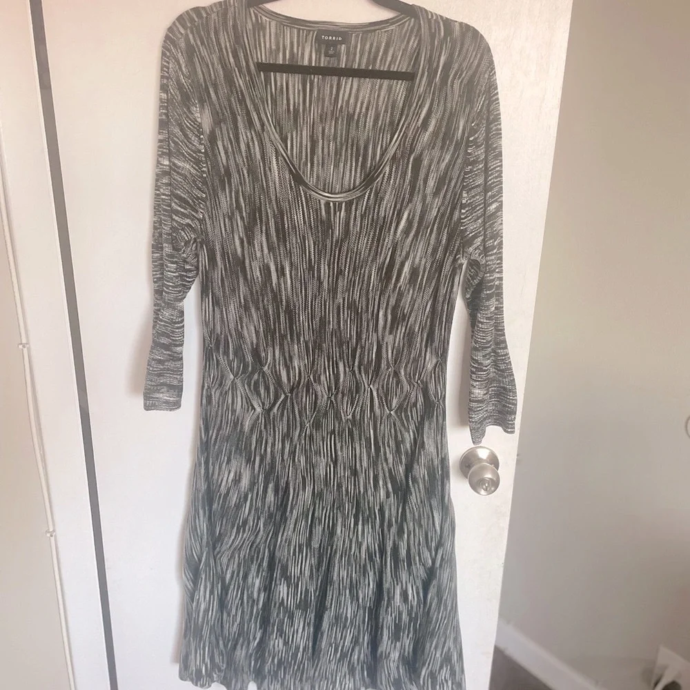 Torrid Scoop Neck Marble Flare Dress - Size 2X - Picture 4 of 16